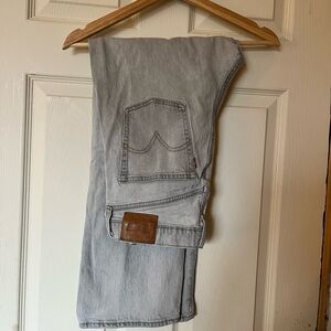 Levi's Women’s Light Gray Ribcage Straight Jeans